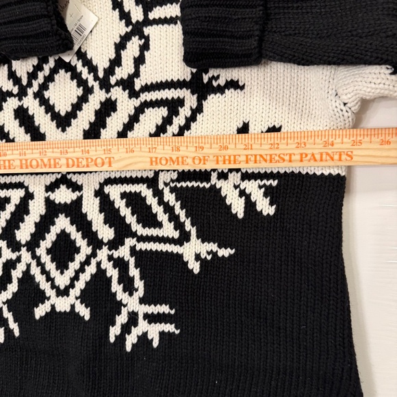 NWT Show Me Your Mumu Stowe Sweater Snowflake size M chunky heavy - Picture 10 of 12